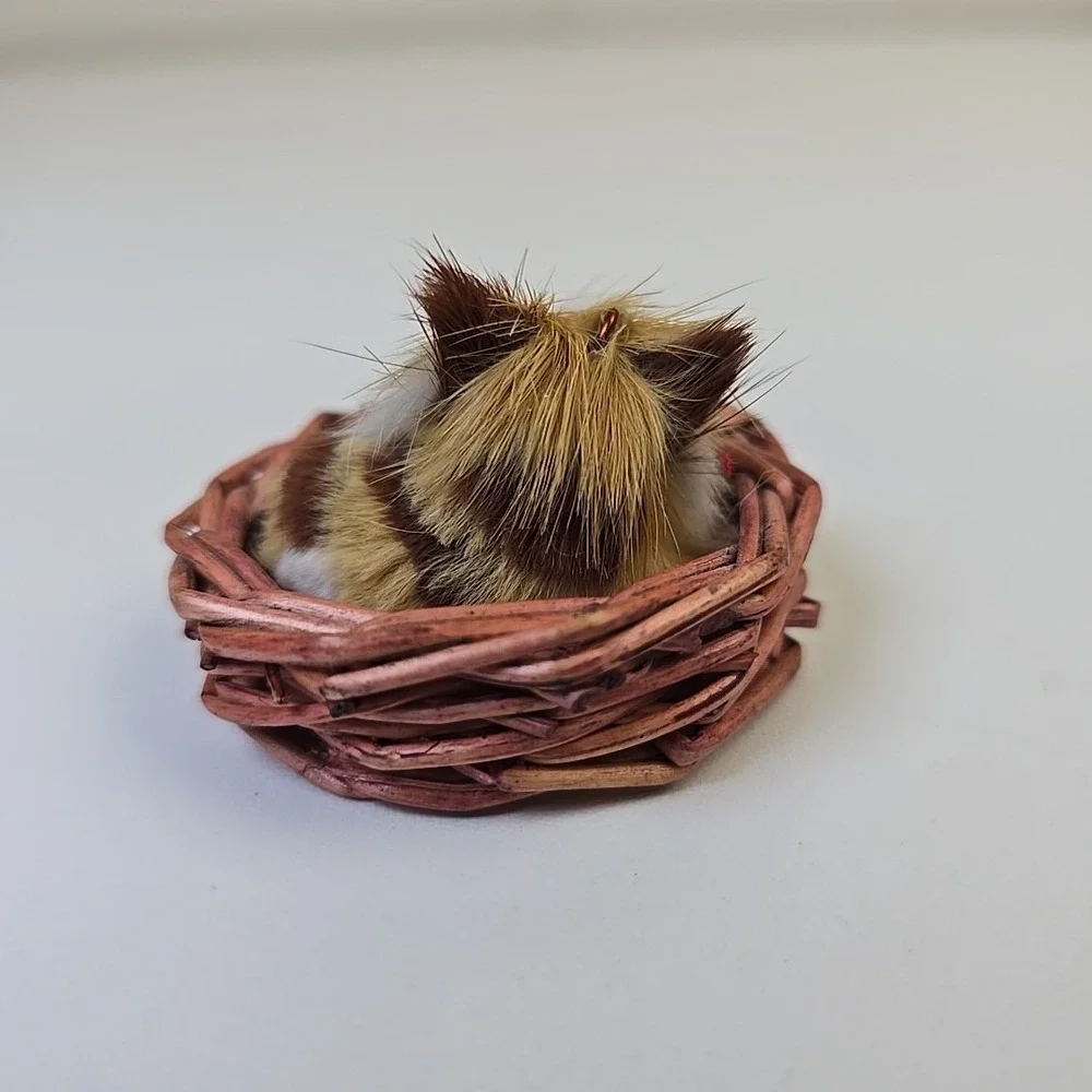 Miniature Cat Kitten in Wicker‎ Basket Real Fur & Chalkware Scottish Terrier